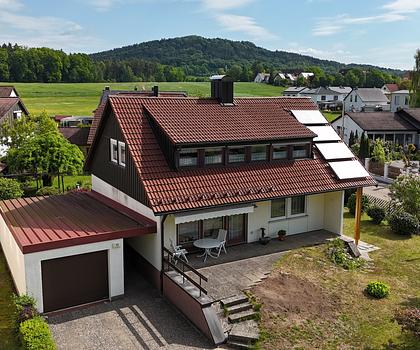 Gepflegtes Einfamilienhaus mit großem Traumgarten